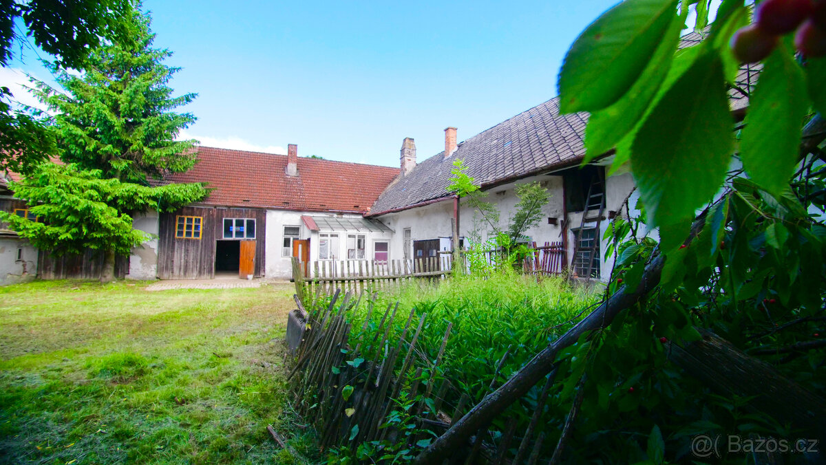 Prodej zemědělské usedlosti 872 m², pozemek 144786 m² Lesná