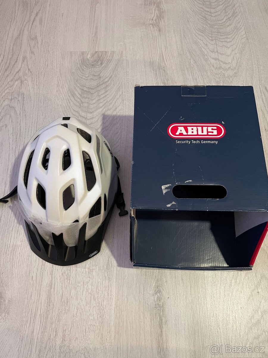 Cyklistická helma Abus MountK bílá 2020