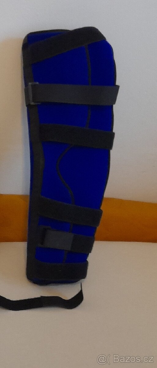 UNIVERZÁLNÍ ORTÉZA NA KOLENO NOVÁ NEPOUŽITÁ