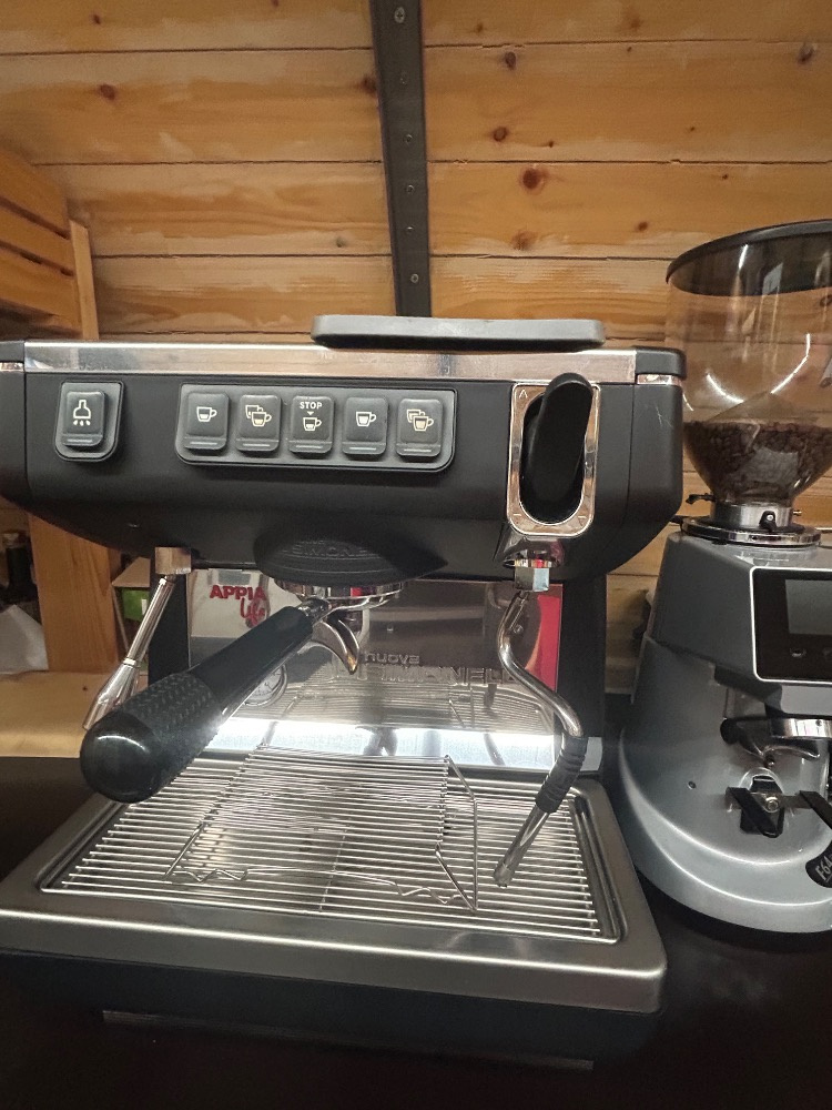 Profi kávovar  Nuova Simonelli černý