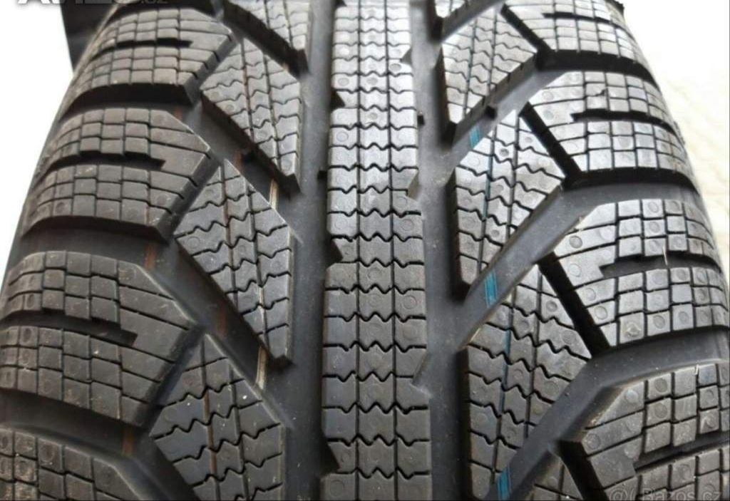 Sady nebo 2ks zimních pneu 205/60 R16: