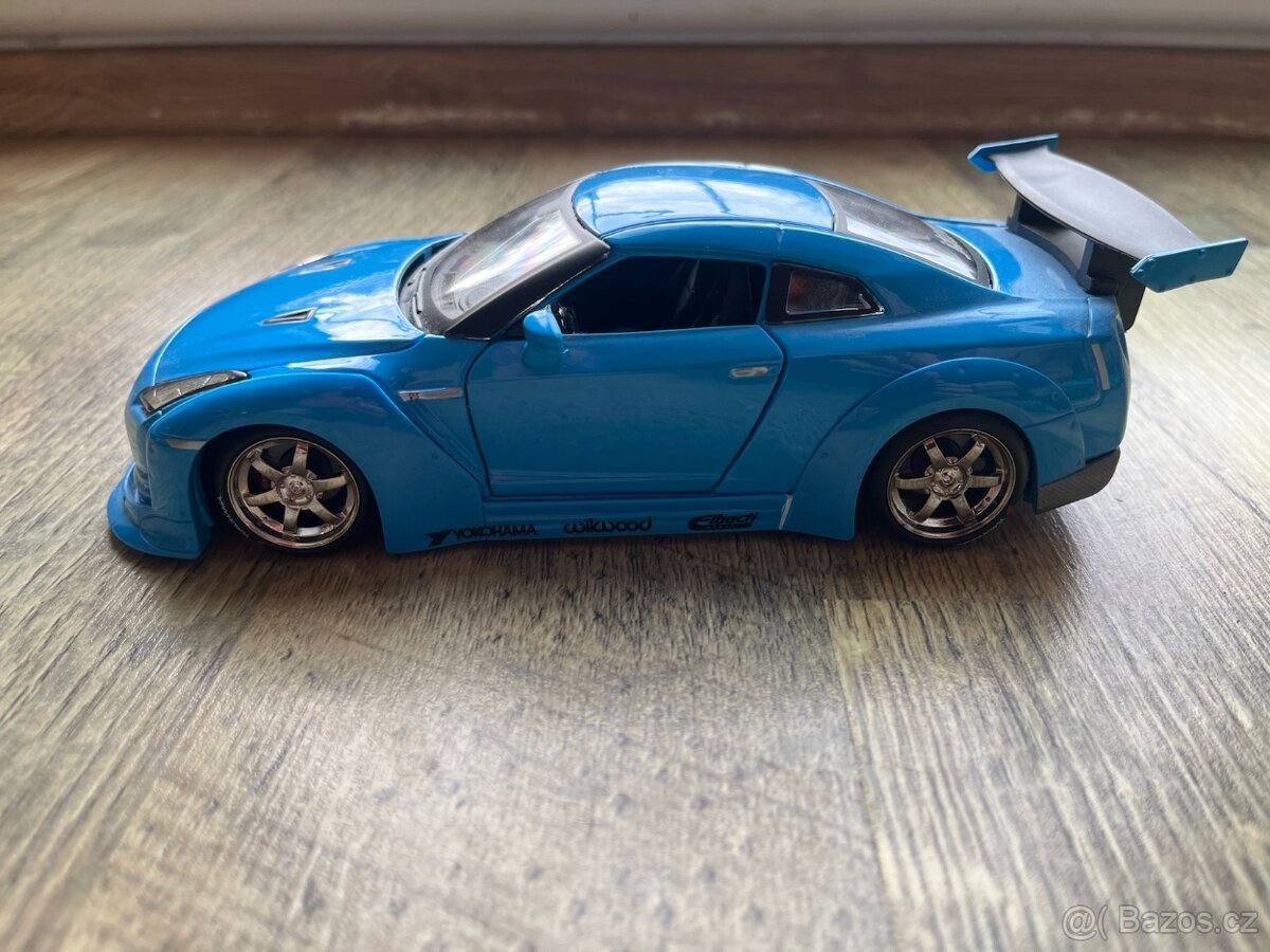 Model 1:24 Nissan GT-R, Maisto