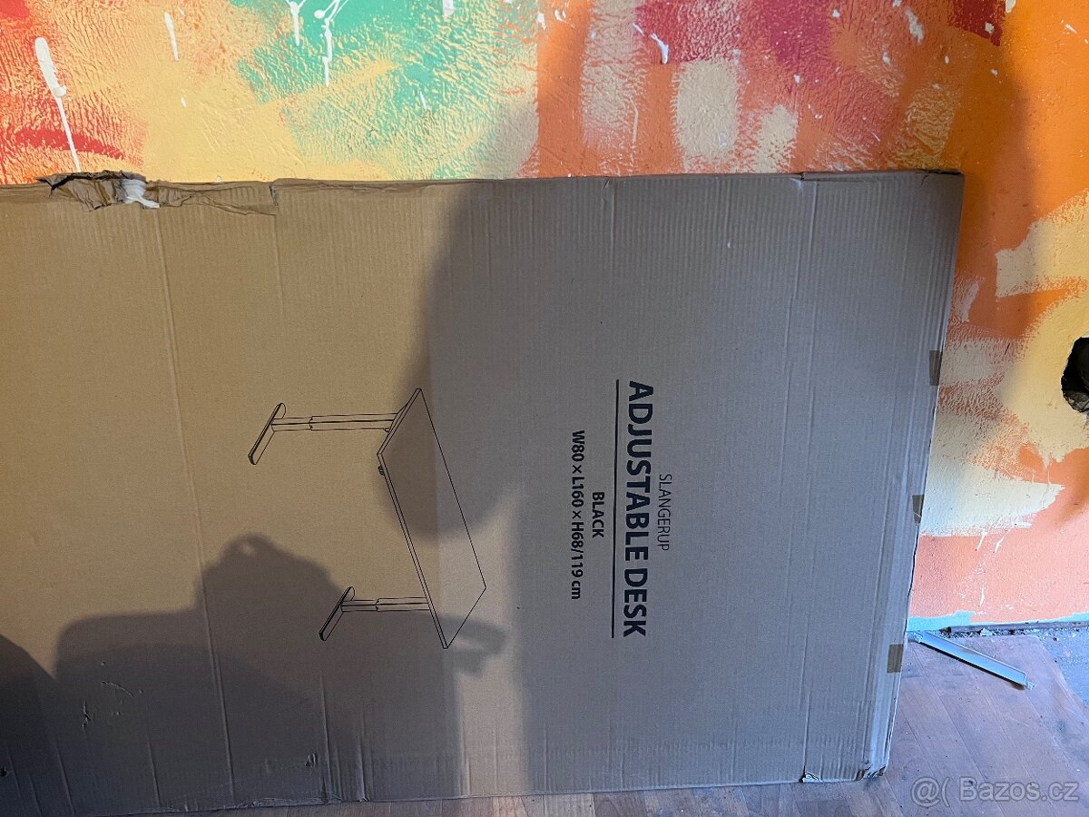 Polohovaci kancelarsky stul