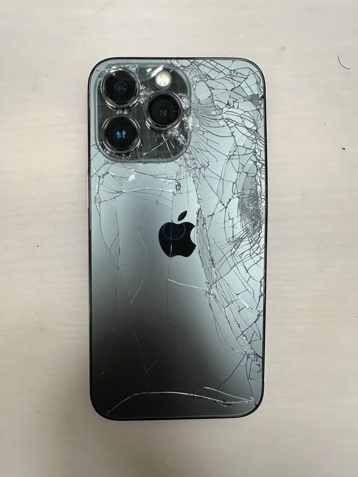 Rozbitý iphone
