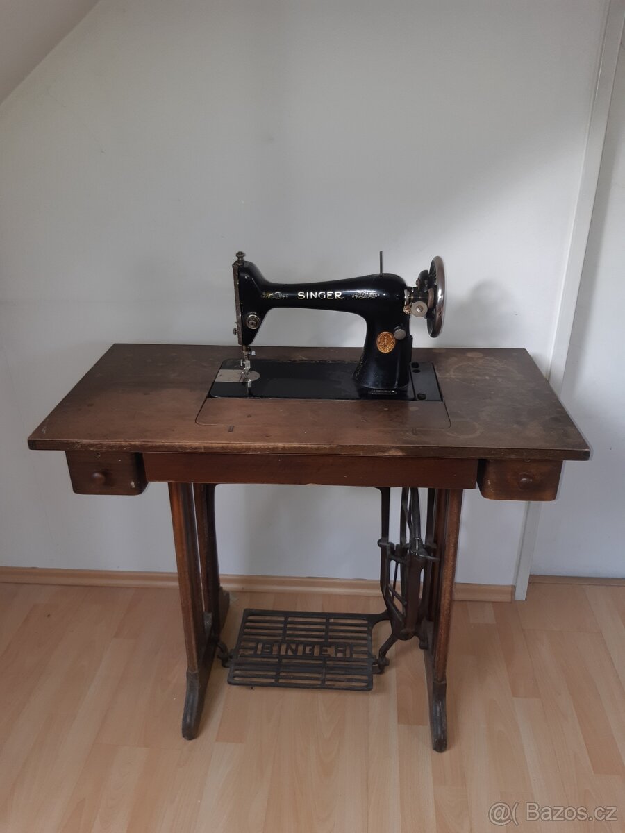 Šicí stroj šlapací Singer