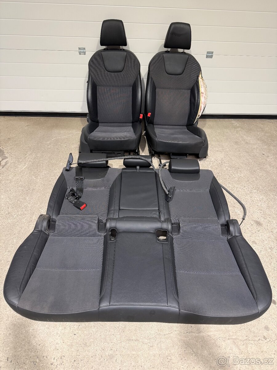 Polokožené sedačky Octavia 3