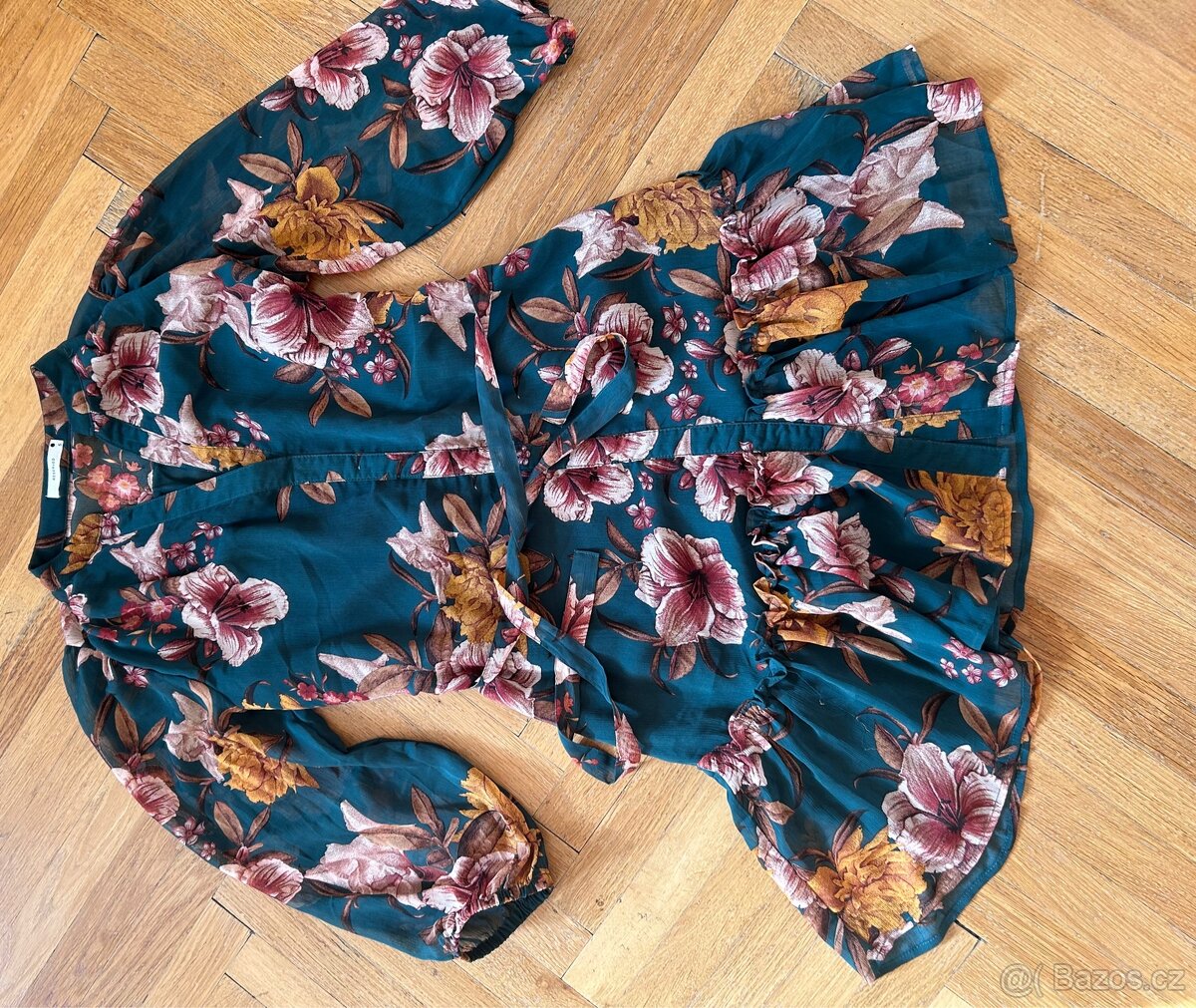 Dámské šaty vel S zn Reserved