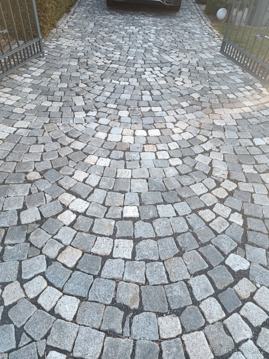 Dlažební kostky 10/12