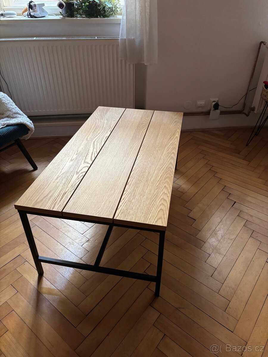 Konferenční stolek