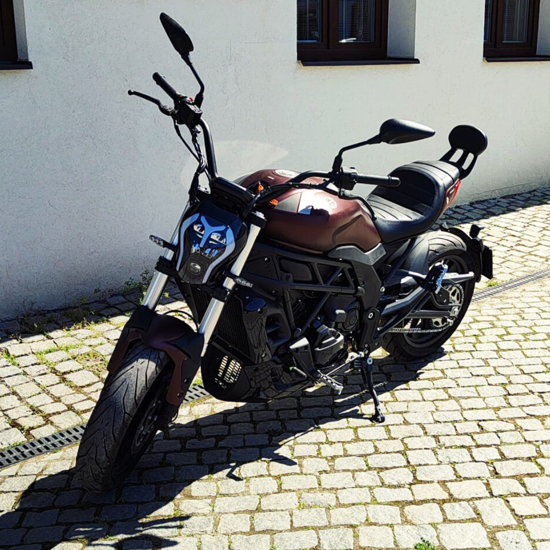 BENELLI C 502 - červená