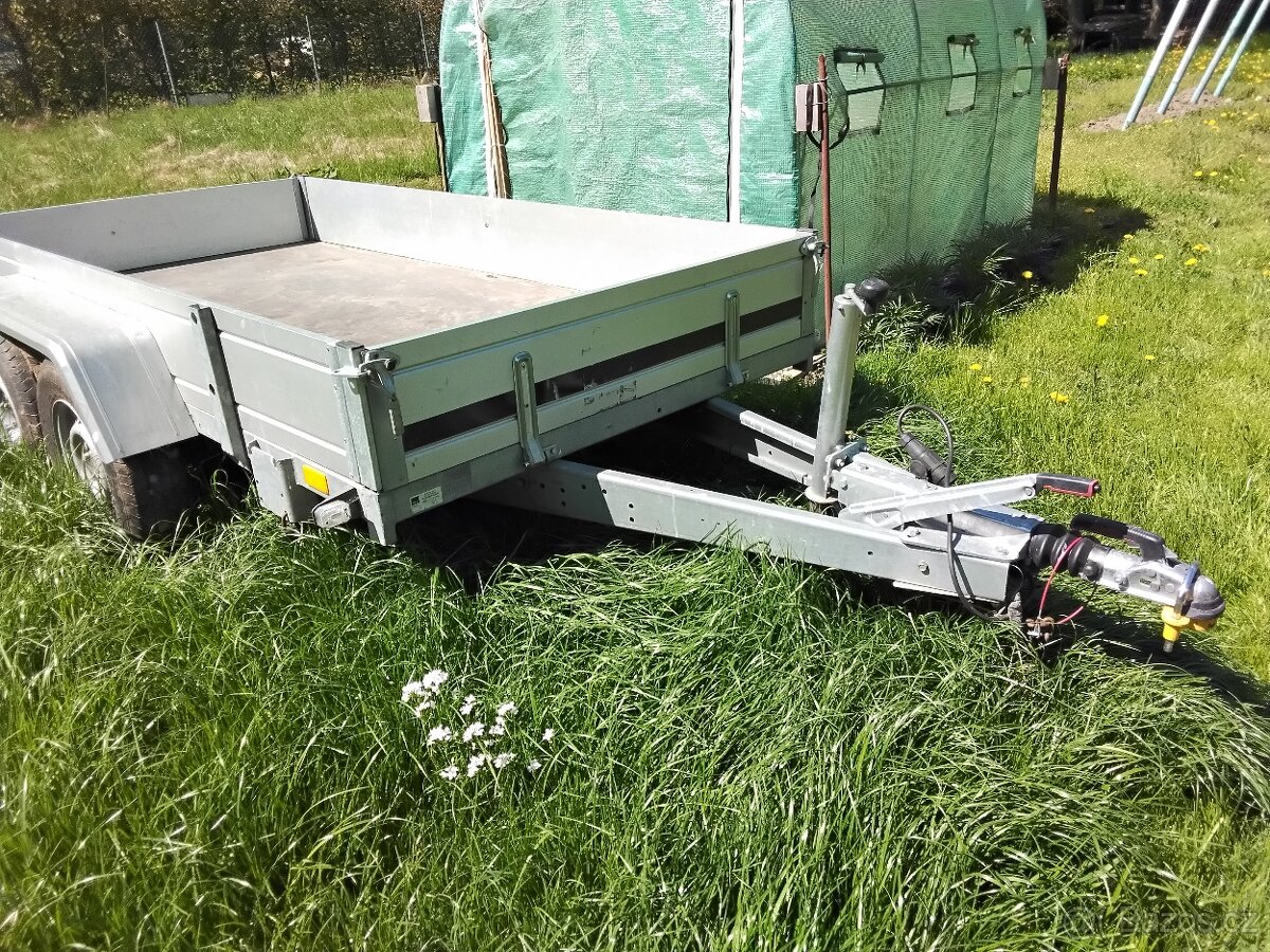 Prodám Tanatech 2700kg dvouosý