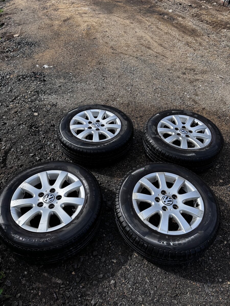 Prodám originální kola 195/65 R15 na Volkswagen