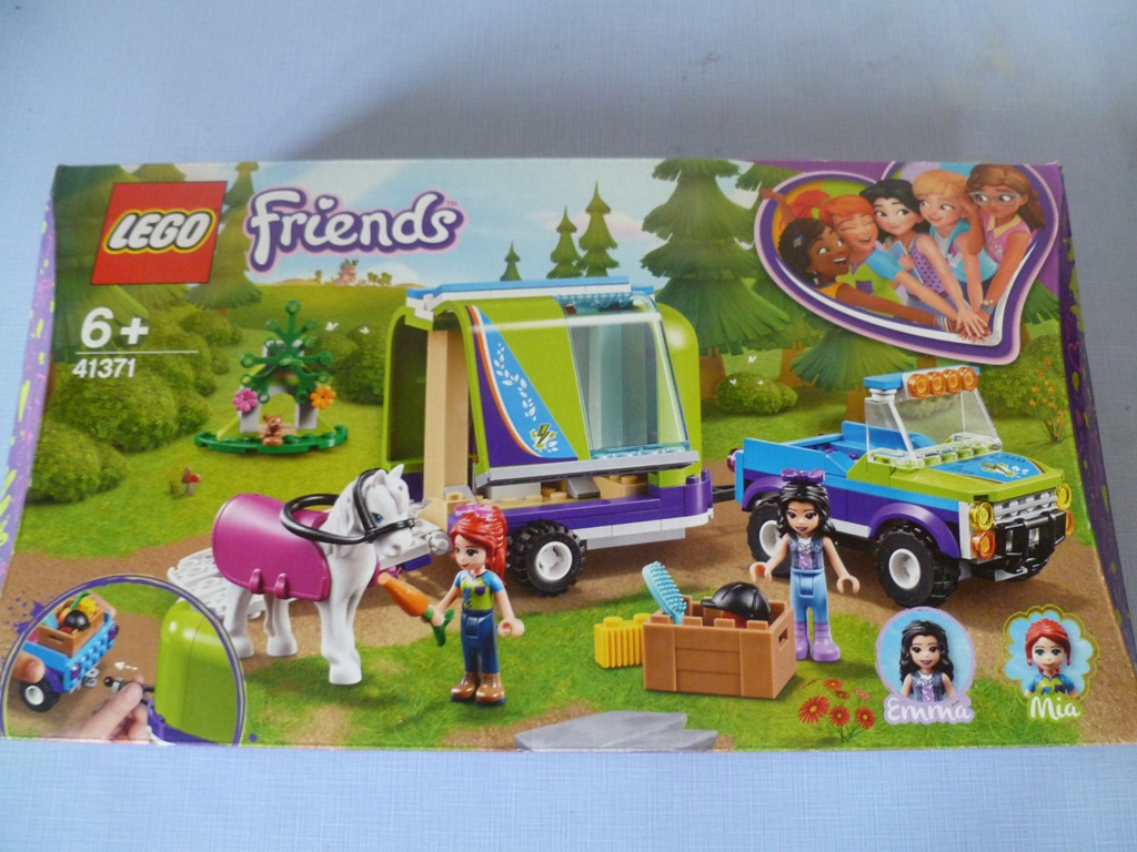 LEGO - Mia a přívěs pro koně