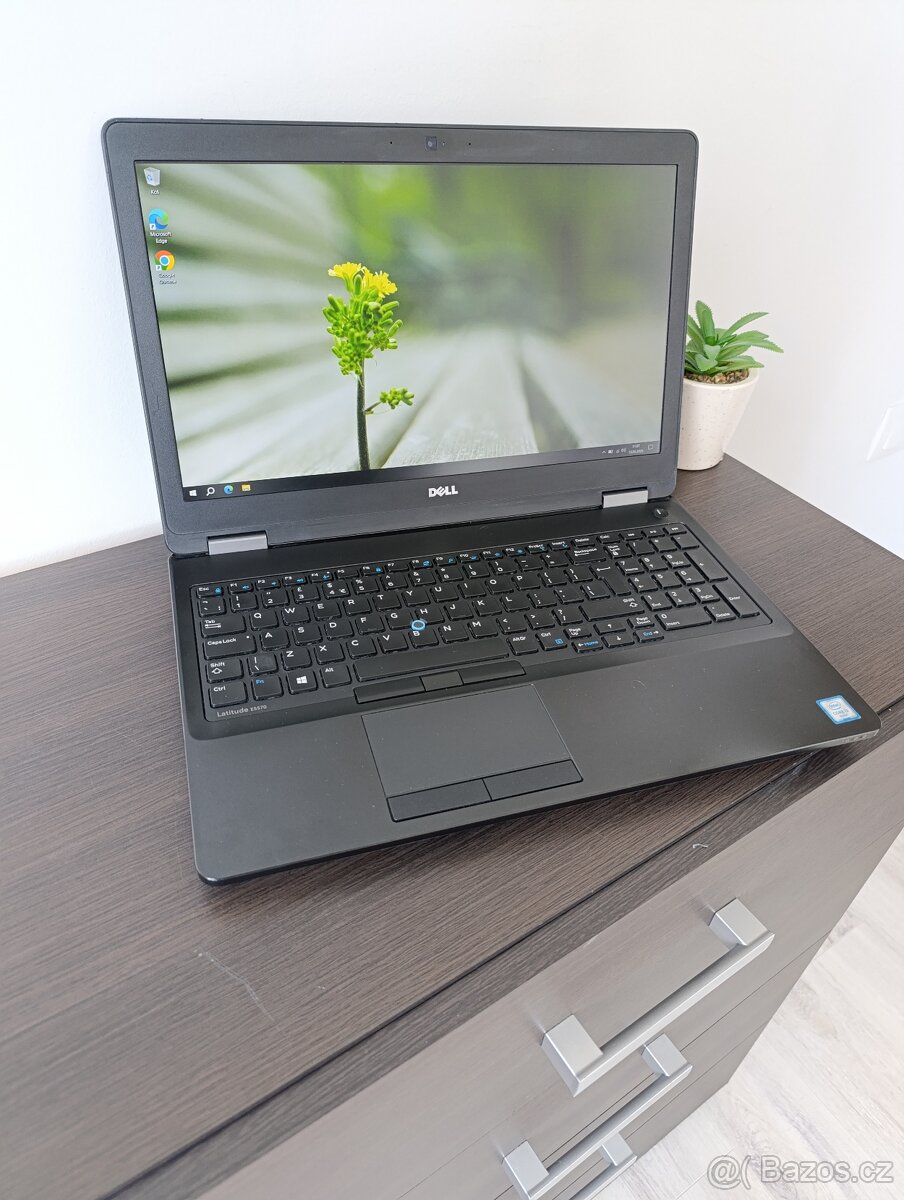 Notebook Dell e5570 (Nová baterie, SSD, podsvit, FullHD)