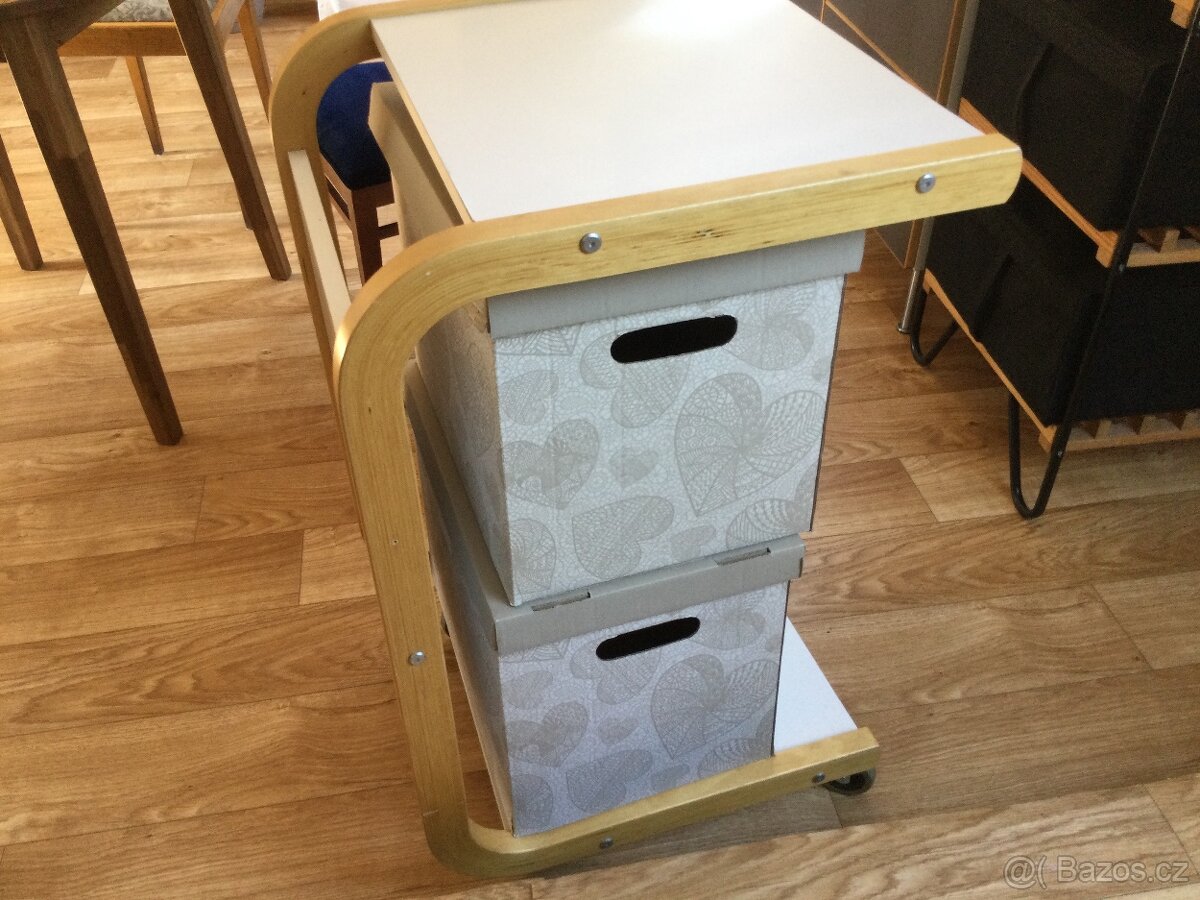 Pojizdny stul Ikea na koleckach