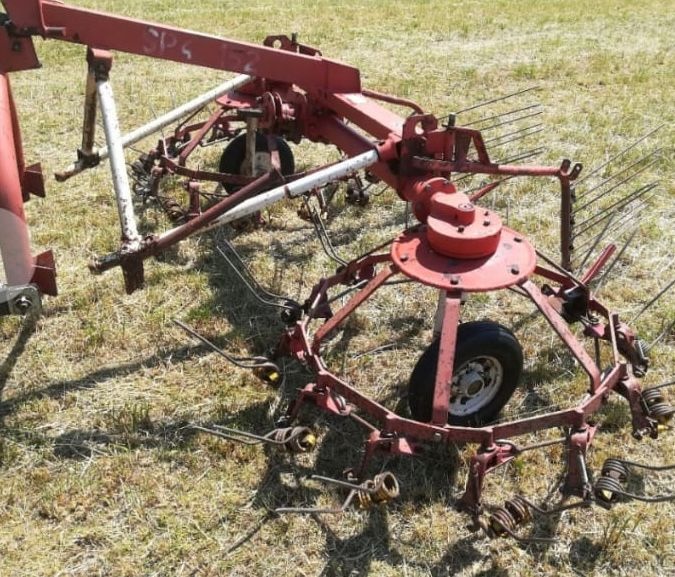 Obraceč a shrnovač sena SP4 - 152