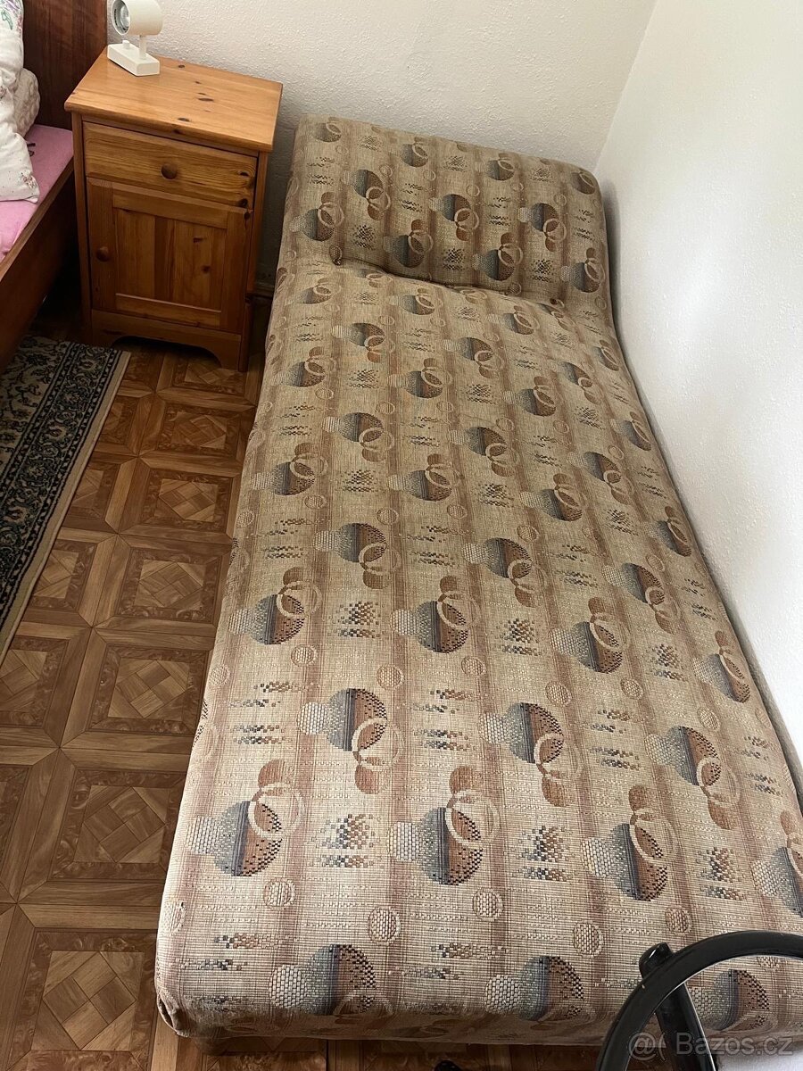 Starožitný otoman
