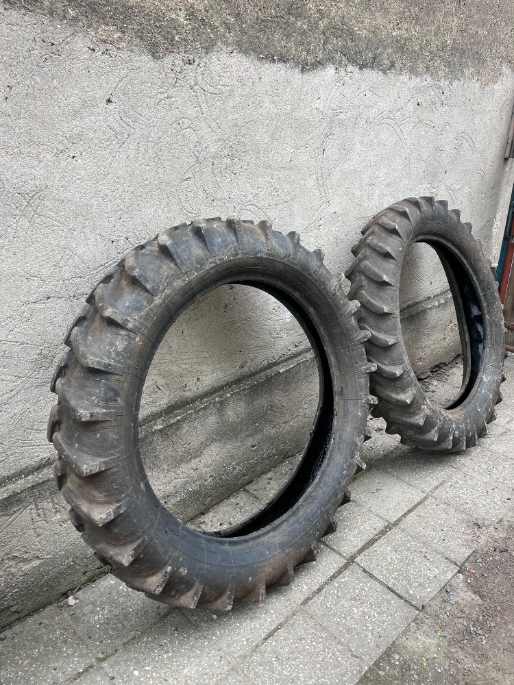 Prodám pěkné pláště na ZETOR25K-9-36