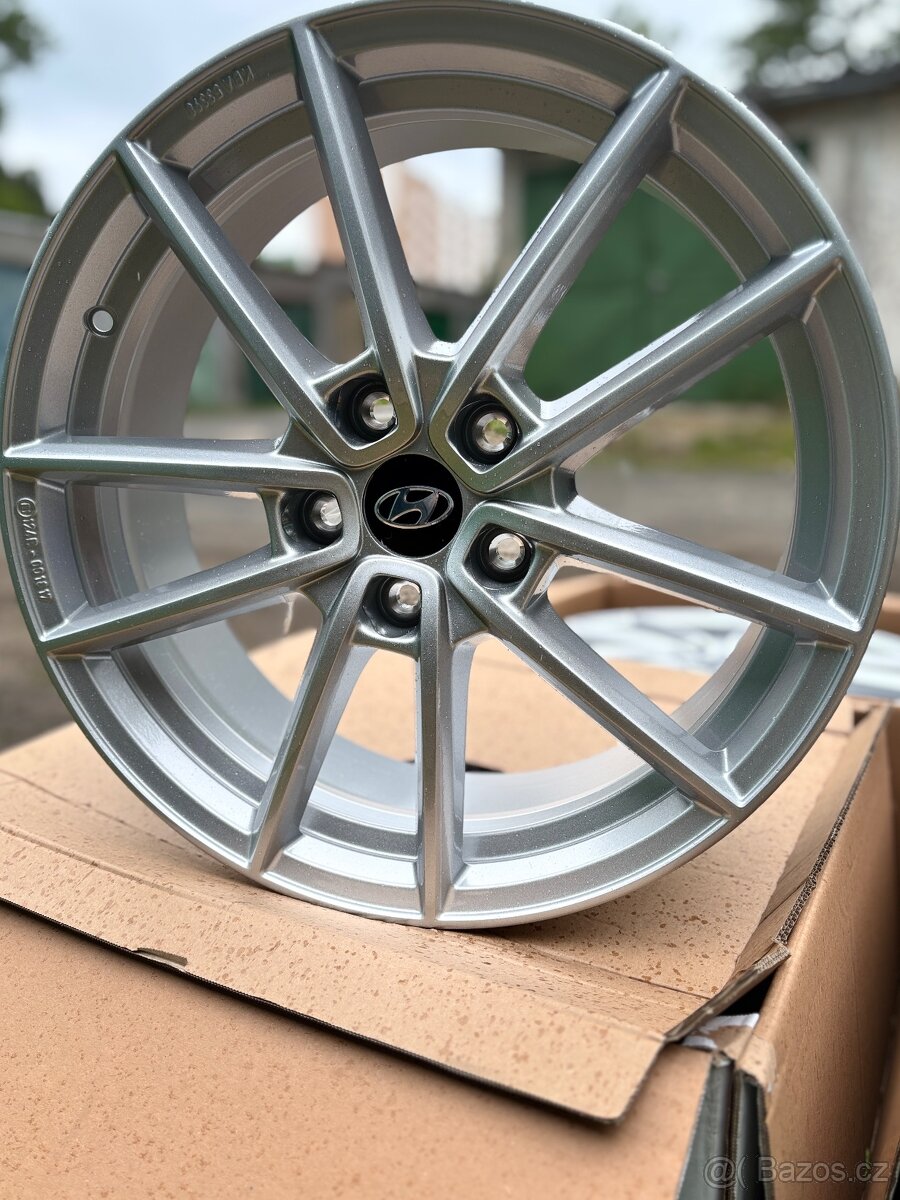 Hyundai i30 Fastback III,18' alu disky ,Borbet