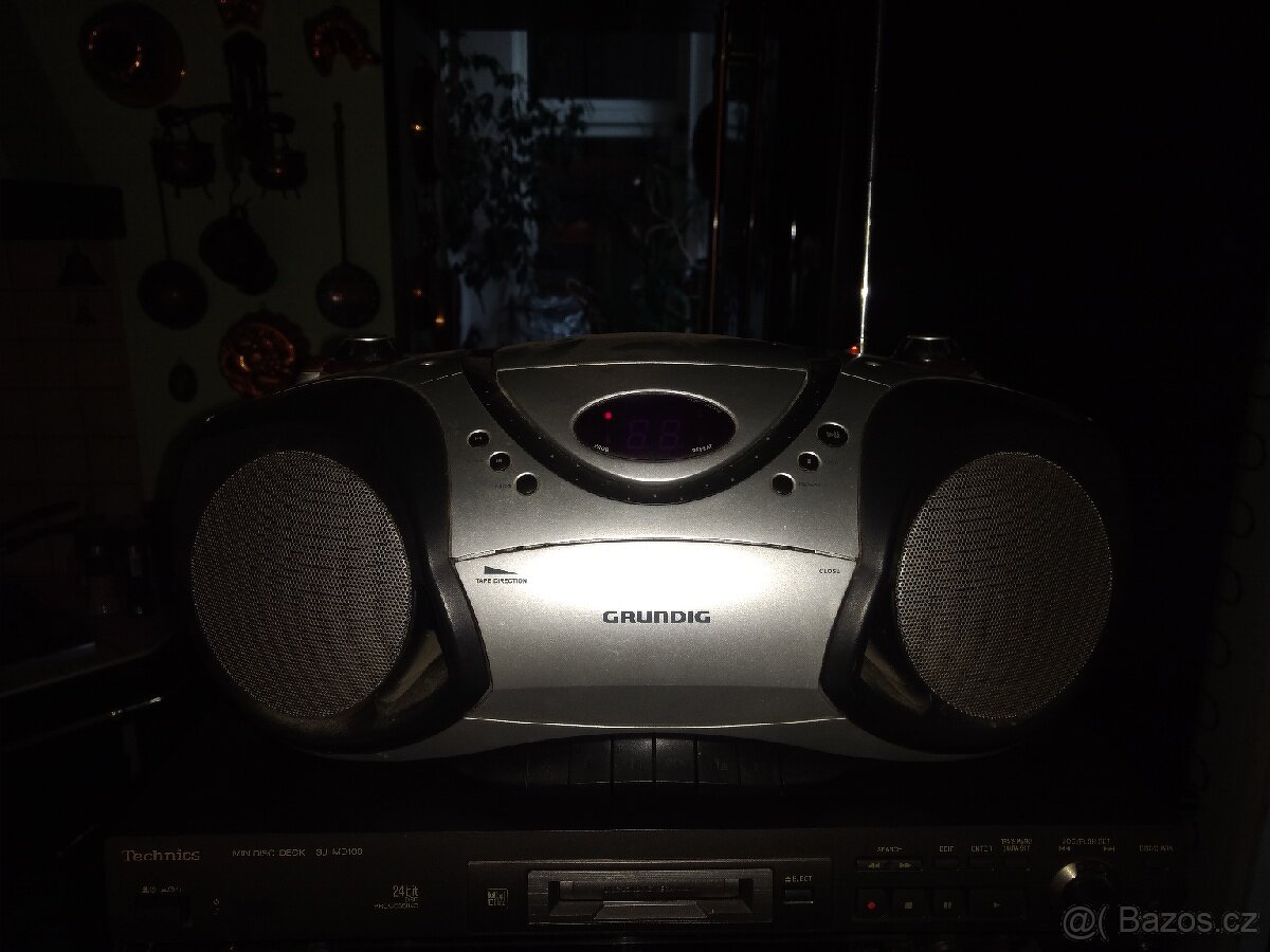 GRUNDIG RADIO,TAPE,CD