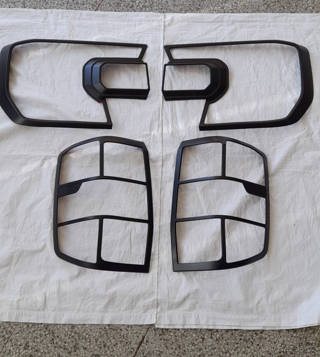 Ochranné rámečky světel Ford Ranger 23-25 XL, XLT