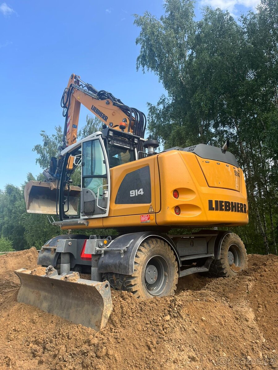 Kolové rypadlo LIEBHERR 914 kolový bagr LIEBHERR A914