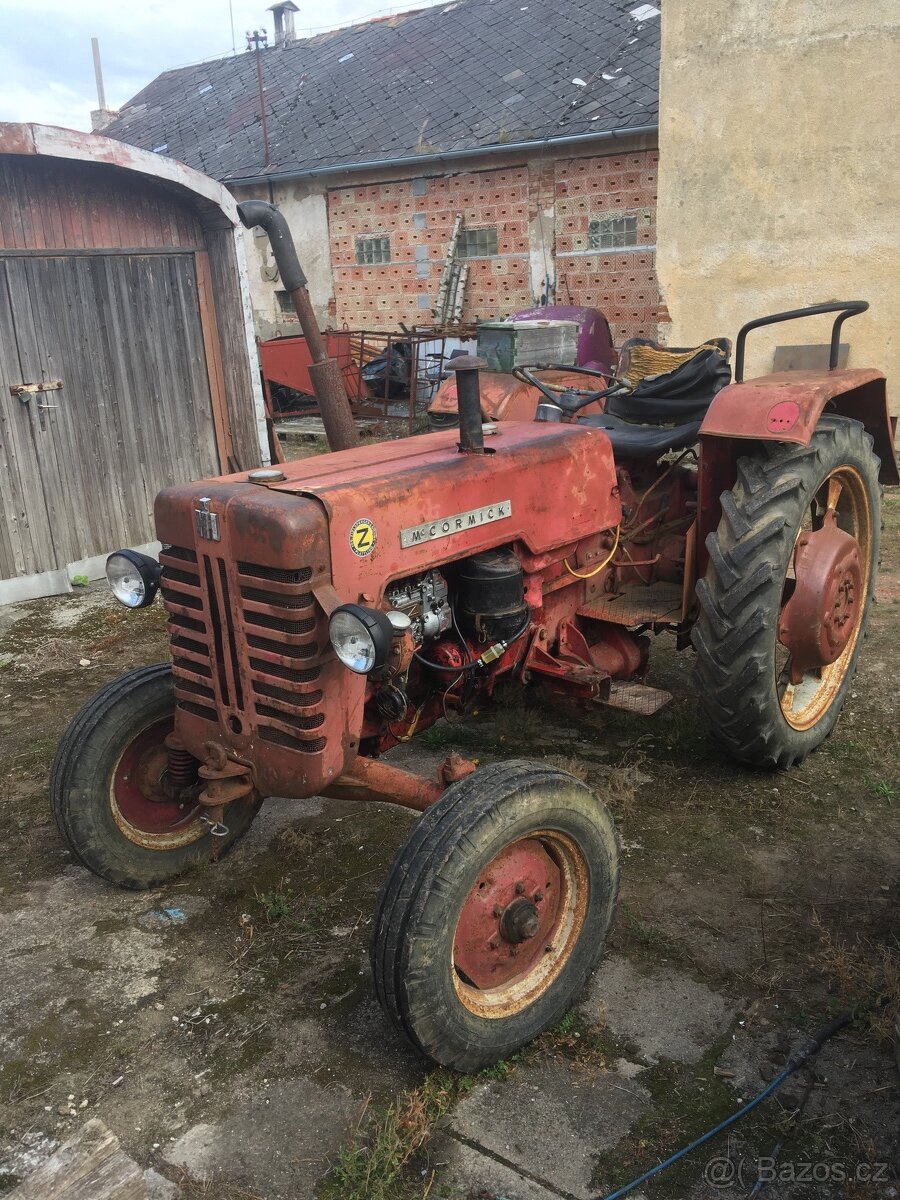 traktor Mc Cormick d-432