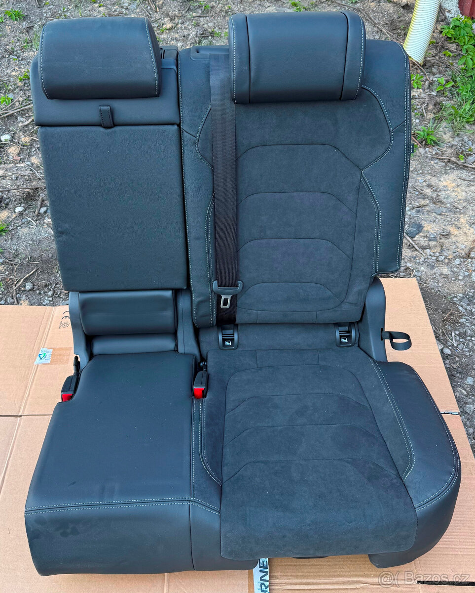 Zadní sedadla vlevo + opěrky hlavy Alcantara Kodiaq Nové