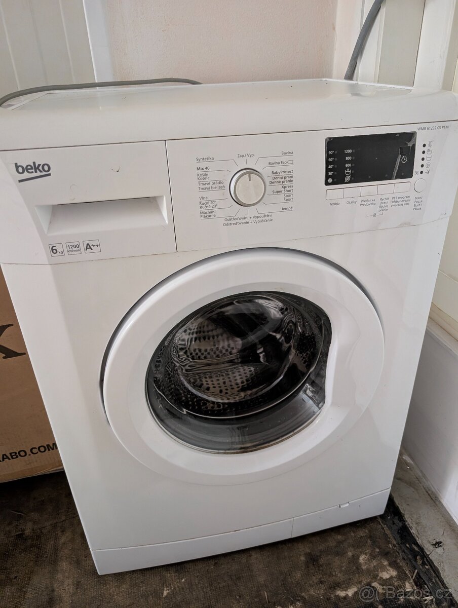 Pračka Beko poškozeny obal bubnu