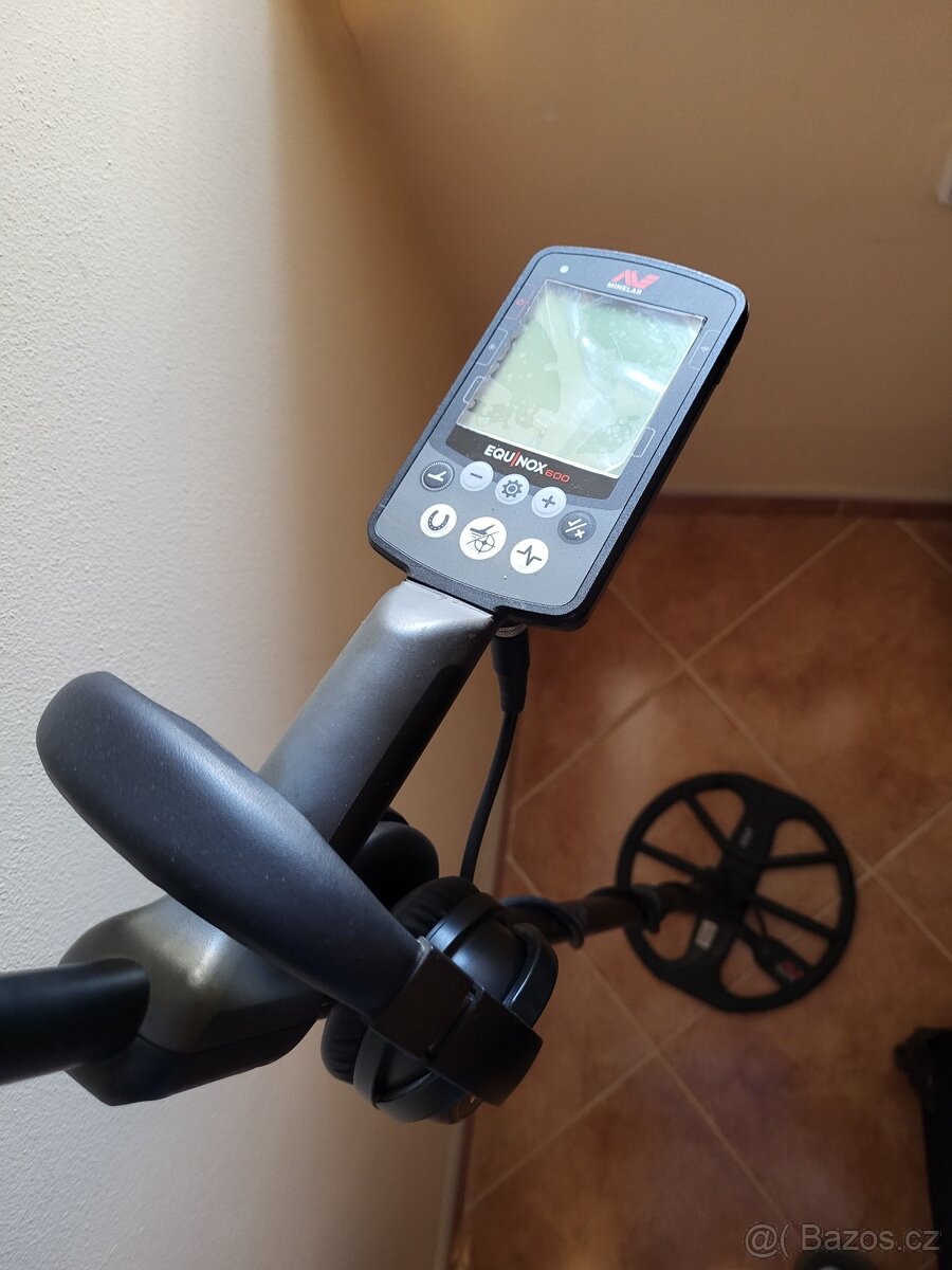 Detektor kovů Minelab Equinox 600