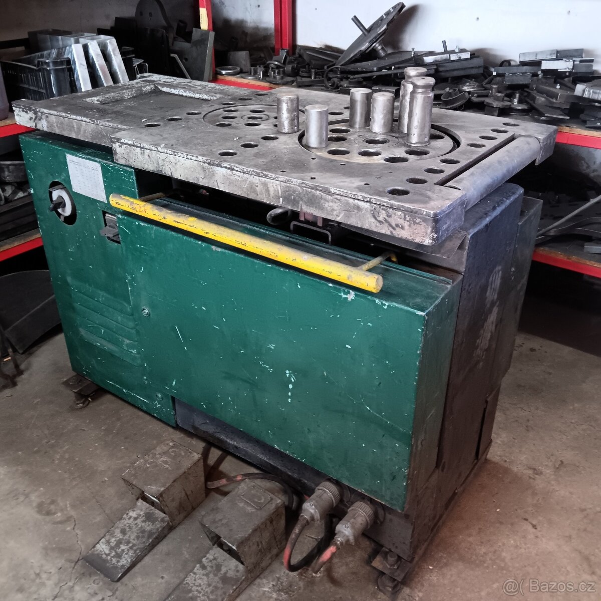 Ohýbačka trubek a armatur TVARS 40.1