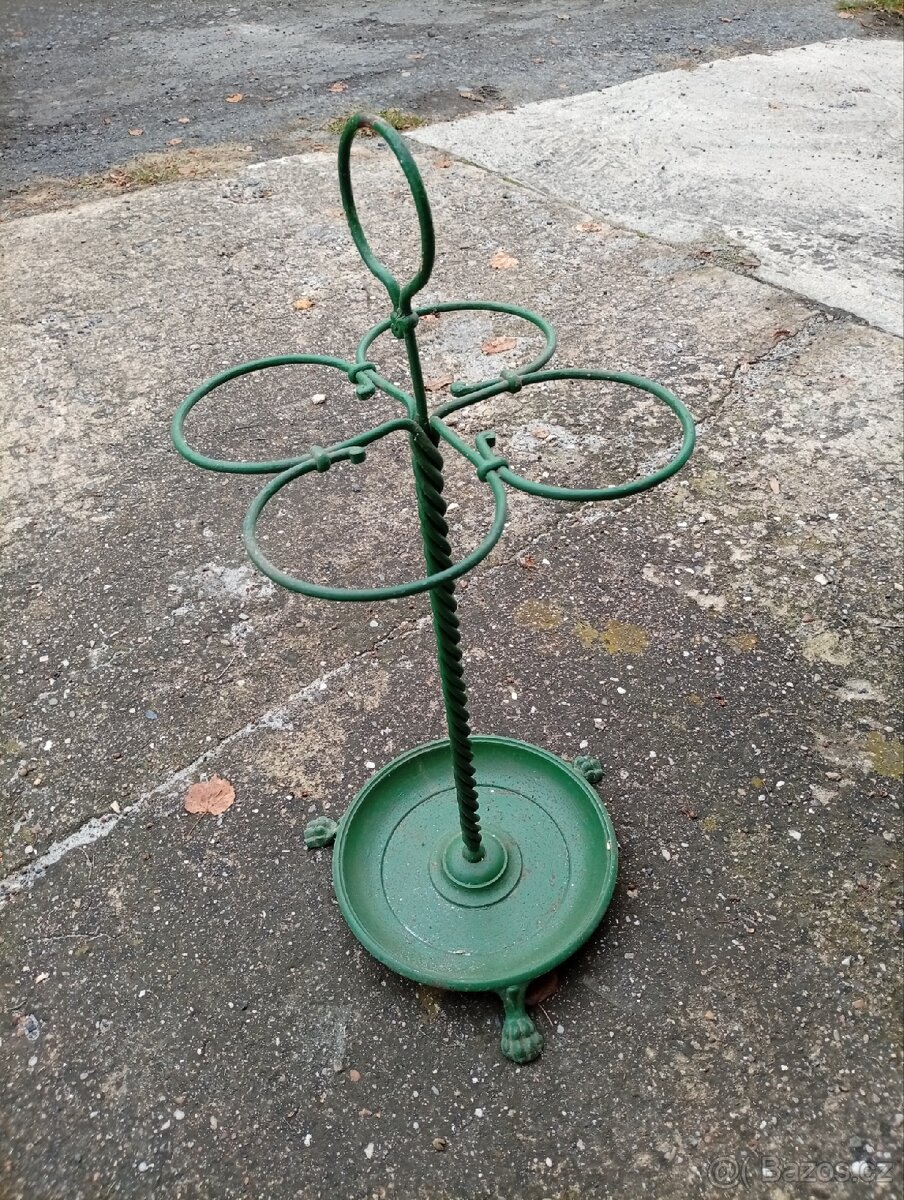 Stojan na deštníky