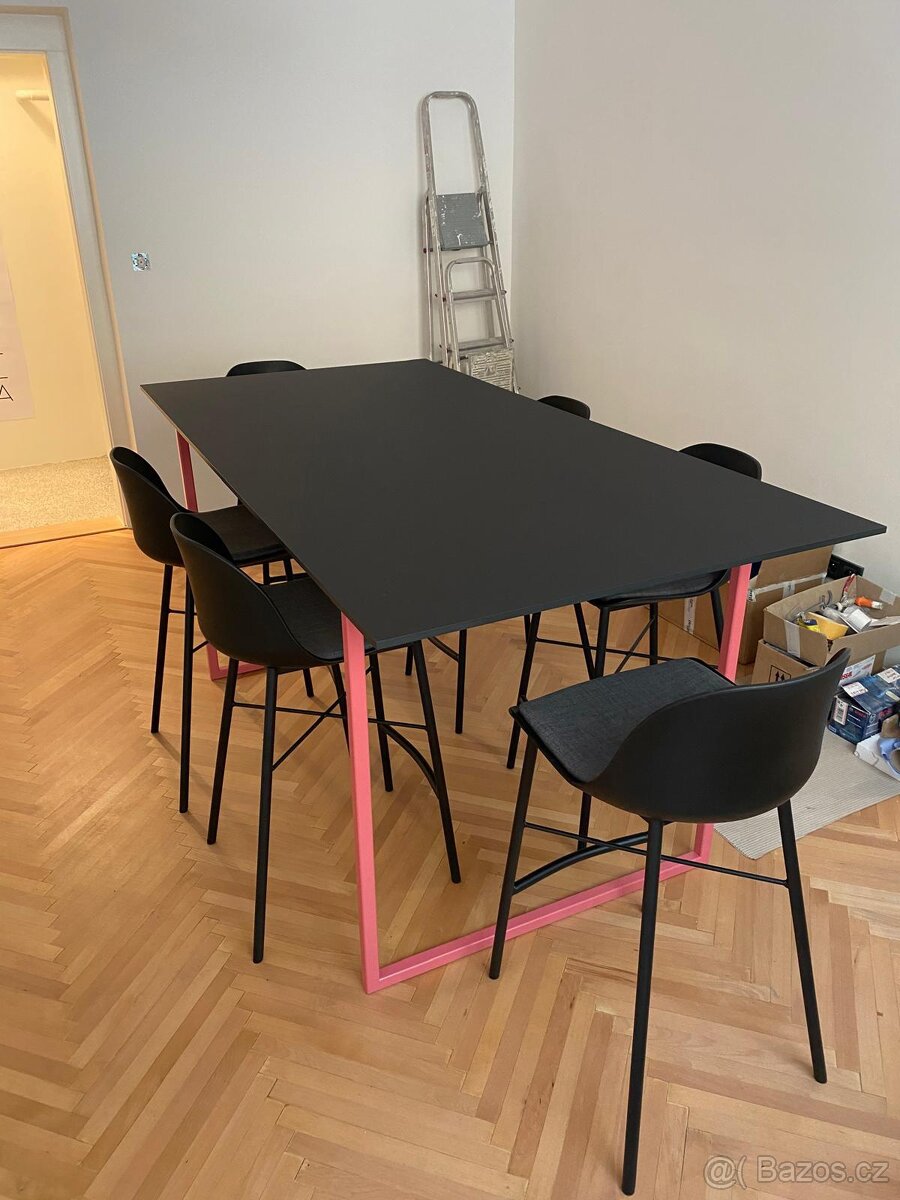 Prodám středně vysoké barové židle