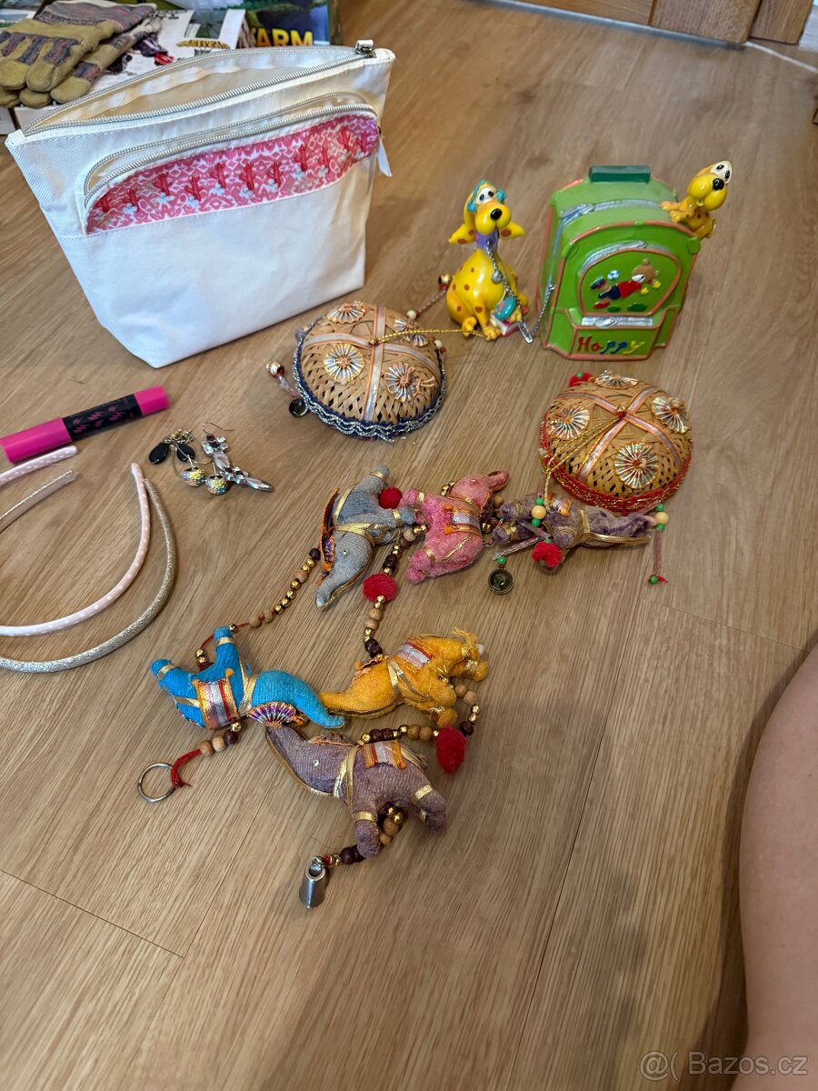 Náušnice, hračky pro holku