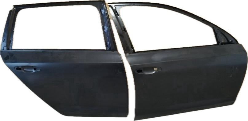 Pravé přední a zadní dveře Škoda Octavia 3, nové