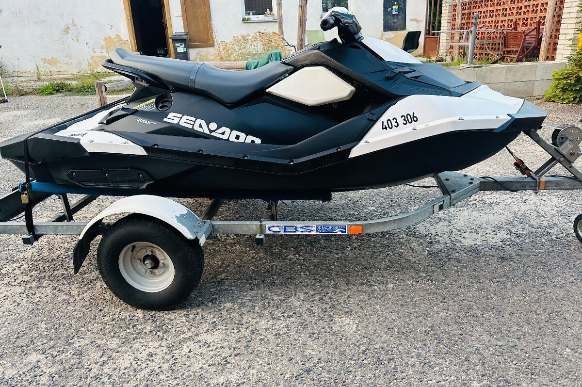 Prodám vodní skútr sea doo Spark 3-up