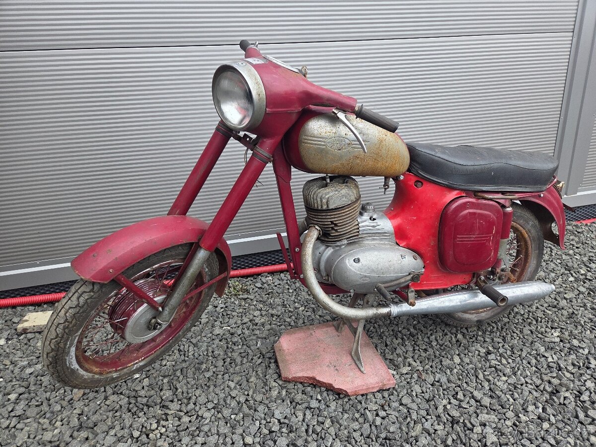 Jawa 250 panelka typ 559 s doklady