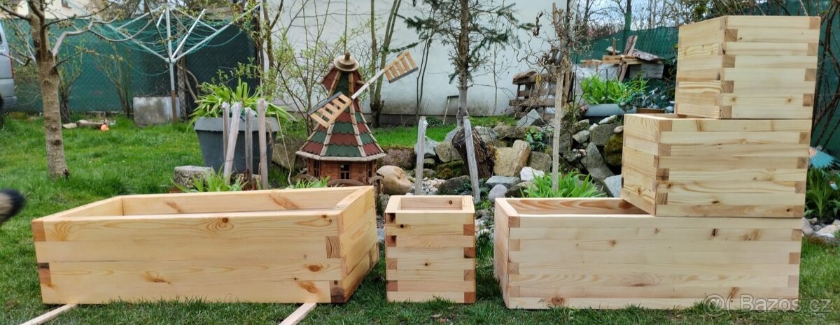 Dřevěné truhlíky/květináče