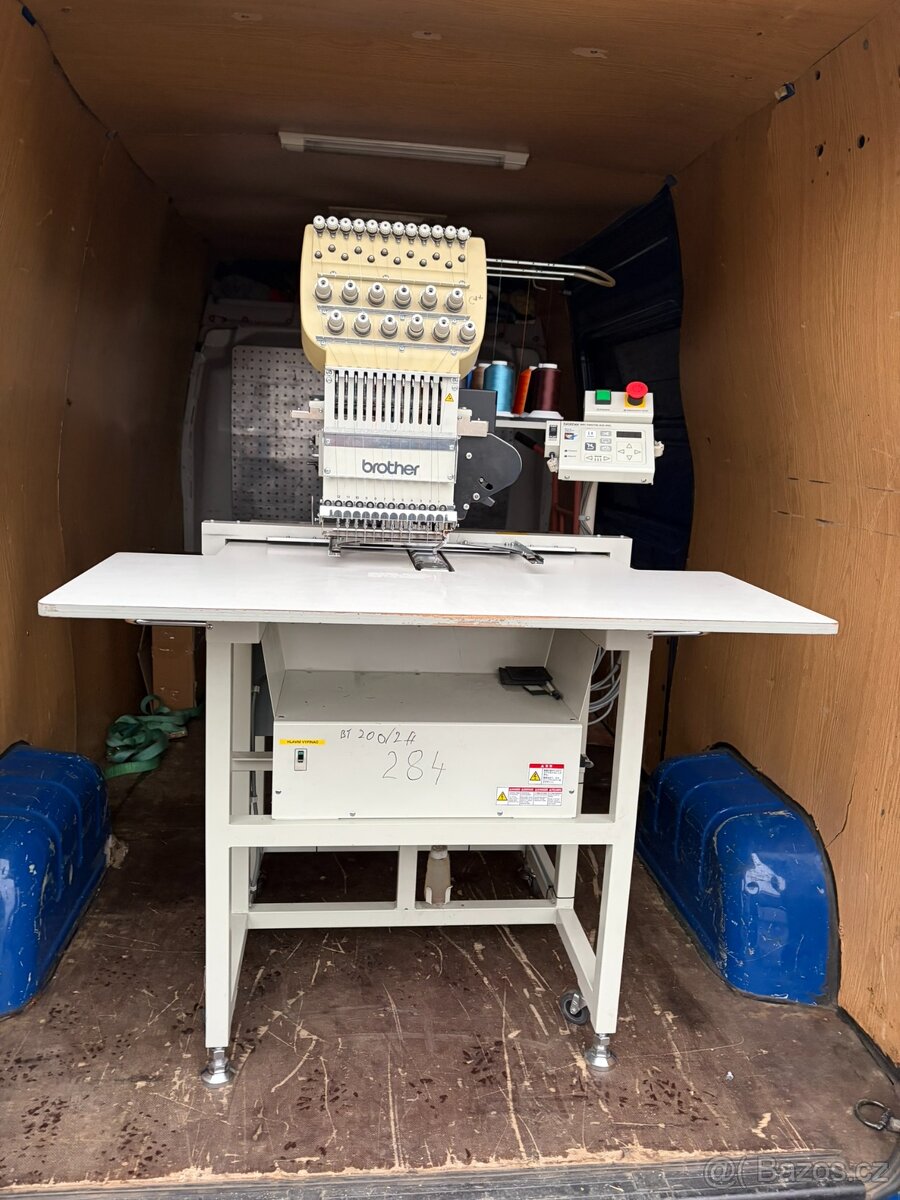 Průmyslový vyšívací stroj Brother BE-1201B-AC-PC
