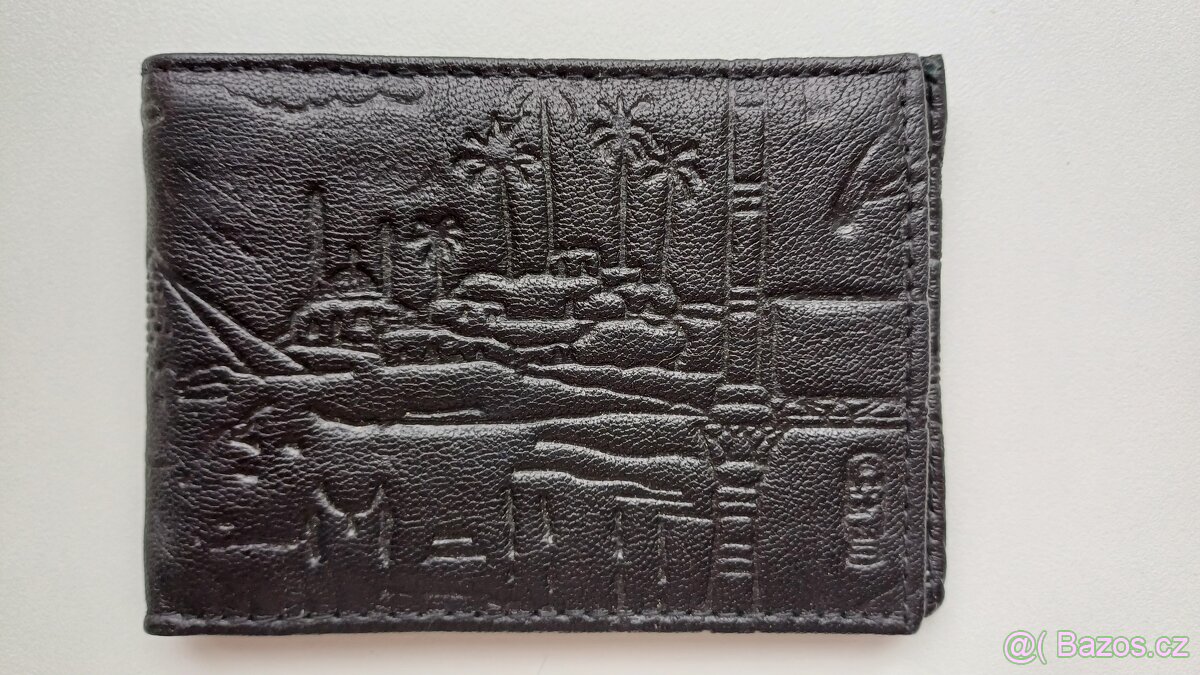 Peněženka s reliéfem Egypta
