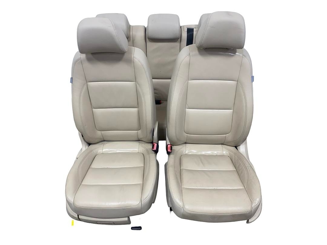 Sedačky béžová kůže kukuřičné hedvábí VW Tiguan 5N r.v. 2010