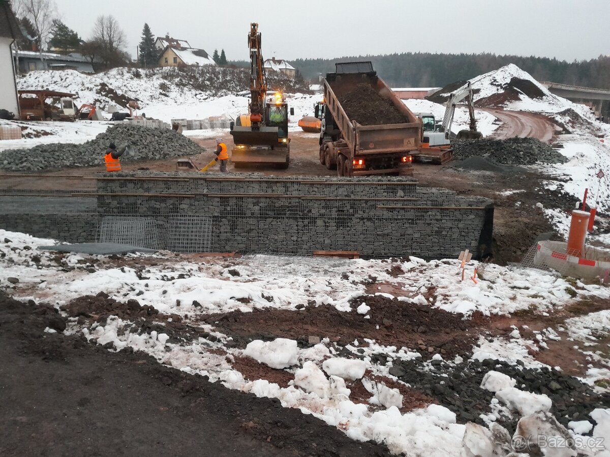 Strojník - obsluha bagru