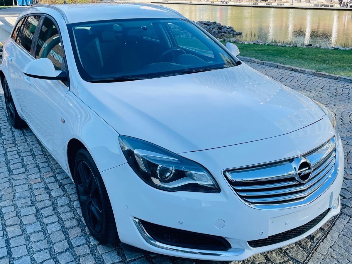 Opel Insignia 2.0CDTI 103kW MANUÁL LED NAVI VÝHŘEV SERVISKA