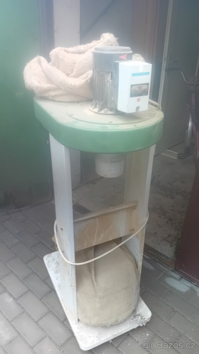 Odsavač na piliny a prachu