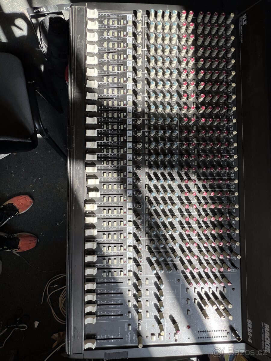 Mackie SR24.4