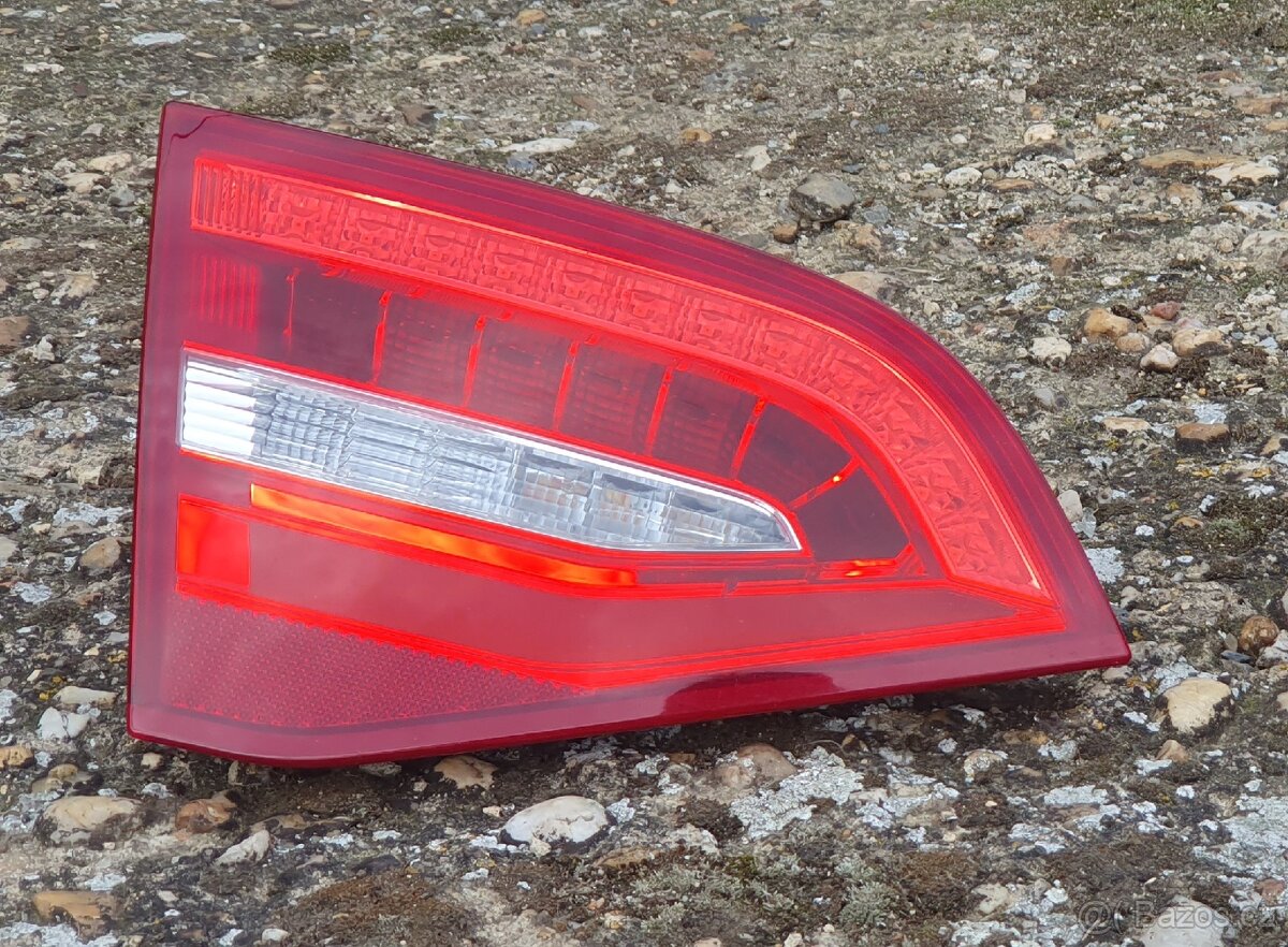 ZADNÍ VNITŘNÍ LED SVĚTLO AUDI A4 B8 COMBI 2011-2012