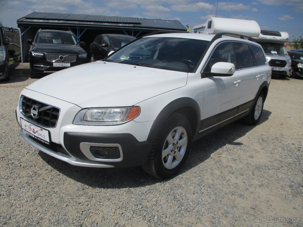 Volvo XC70 2,4D5 120KW Momentum Man. AWD 2012 DPHbez koroze