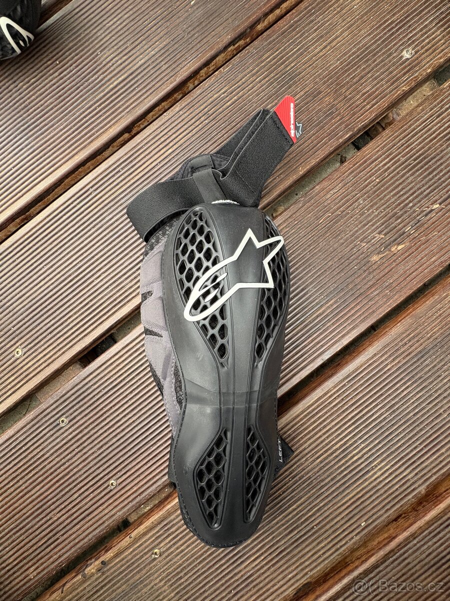 chrániče kolen Alpinestar