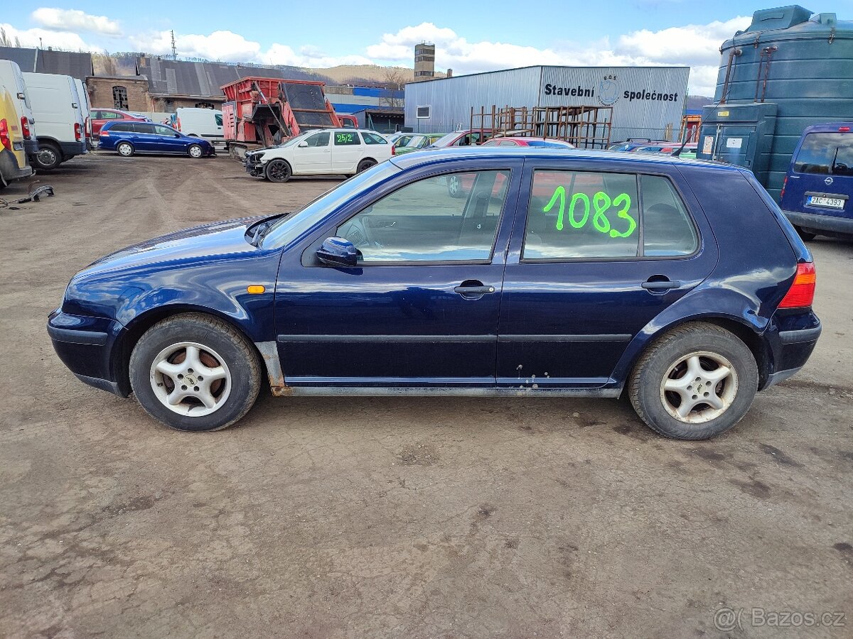 VW Golf č. 1083