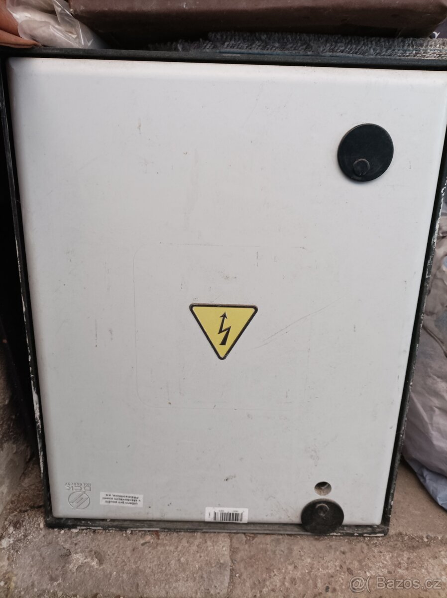 ER513 Rozvaděč elektroměrovýdo výklenku pro PRE